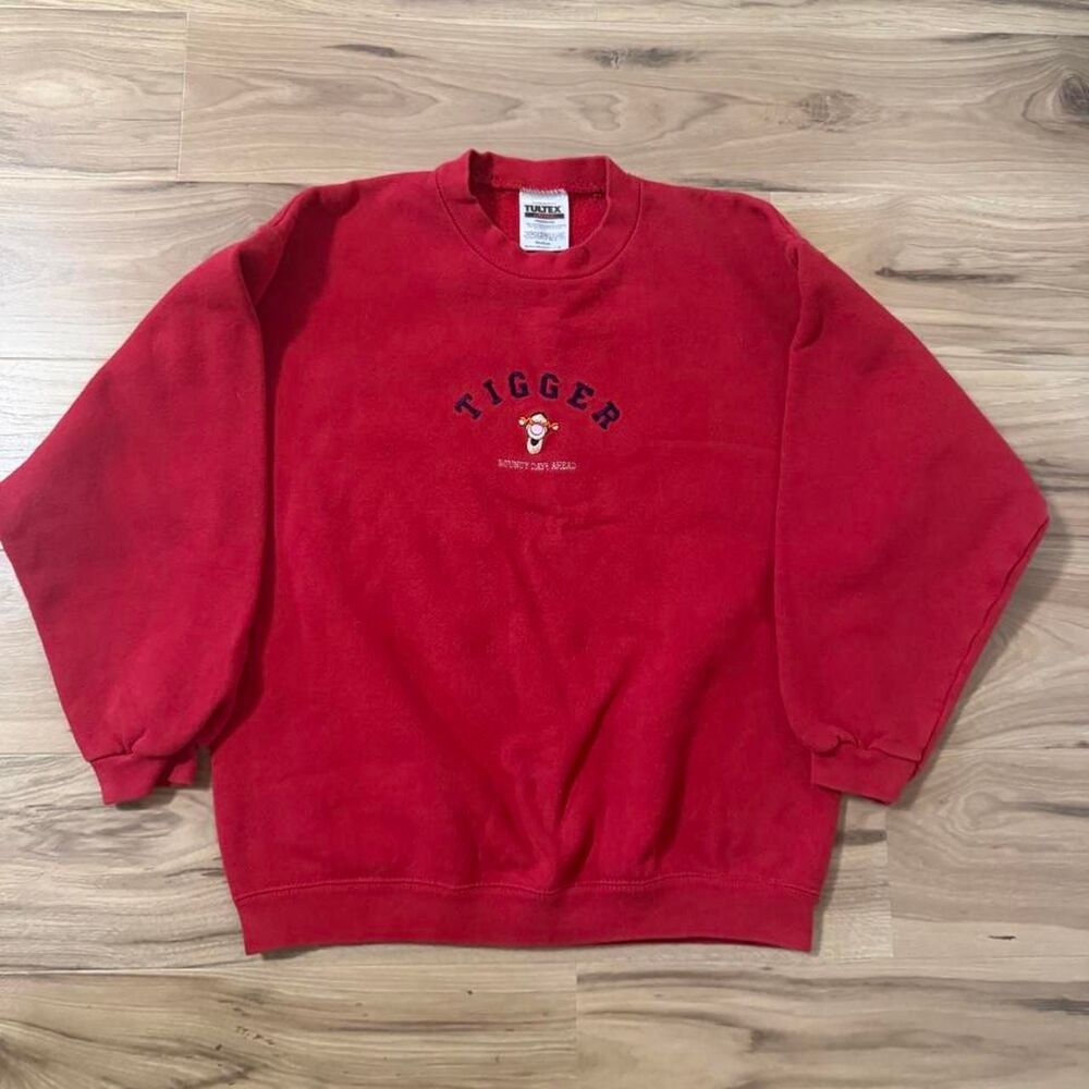 Vintage 90s rare embroidered Disney Tigger crewneck sweatshirt Size Medium - Picture 1 of 6